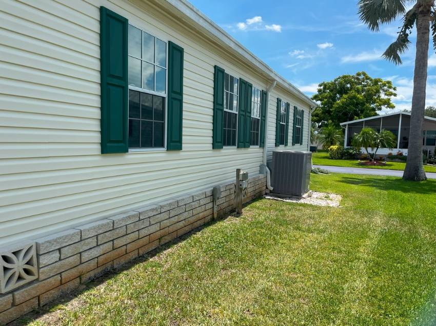 2408 Crooked Stick Drive a Winter Haven, FL Mobile or Manufactured Home for Sale